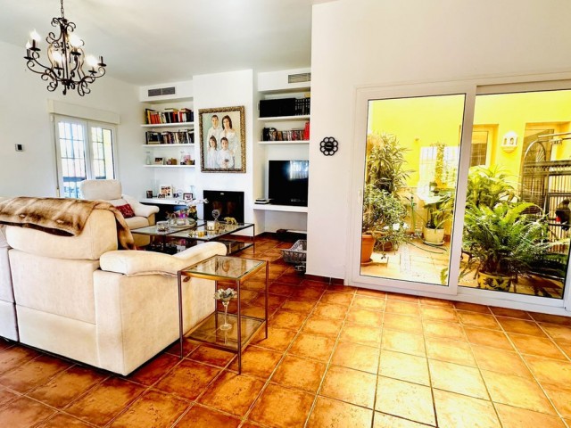 3 Bedrooms Villa in La Duquesa