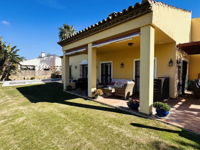 3 Bedrooms Villa in La Duquesa