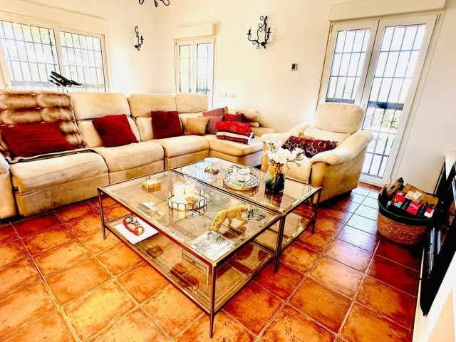 3 Bedrooms Villa in La Duquesa