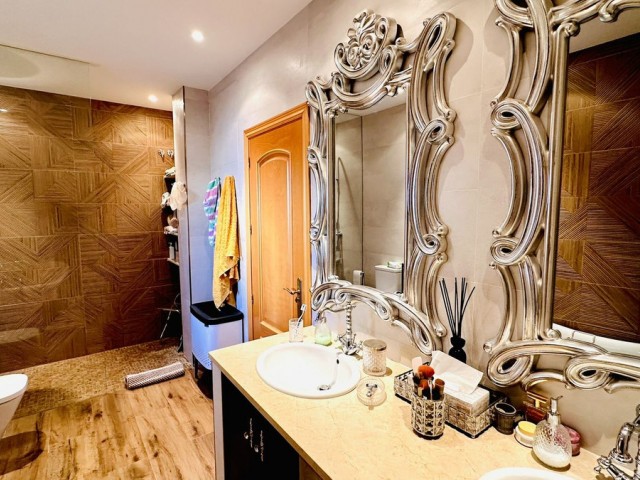 3 Bedrooms Villa in La Duquesa