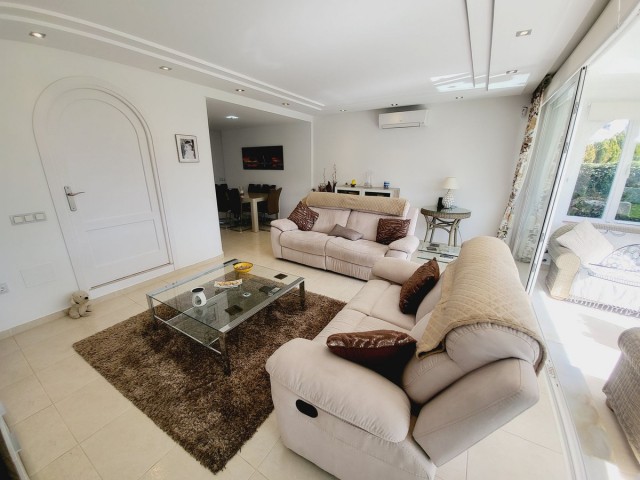 Maison mitoyenne avec 3 Chambres  à Miraflores