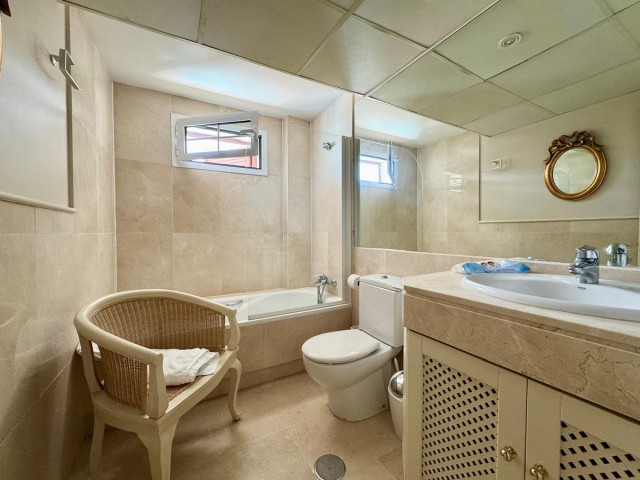 Apartamento con 6 Dormitorios  en Sotogrande Marina