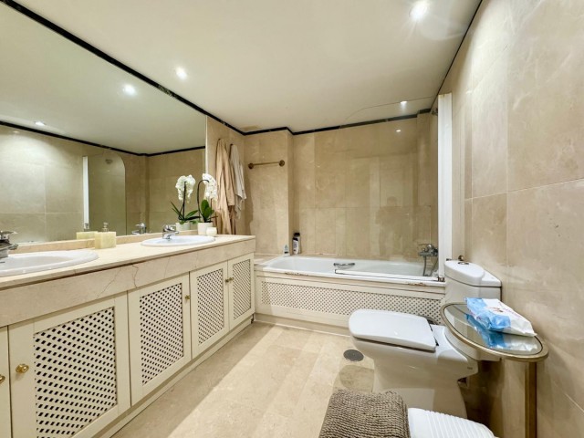 Apartamento con 6 Dormitorios  en Sotogrande Marina