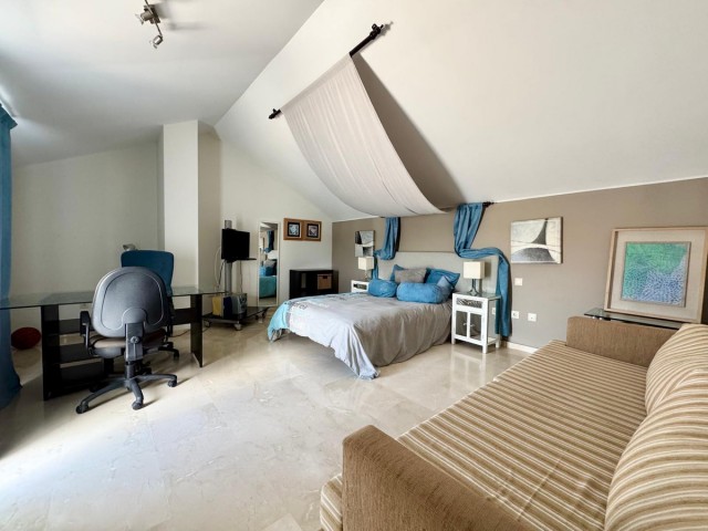 Apartamento con 6 Dormitorios  en Sotogrande Marina