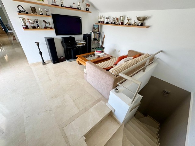 Apartamento con 6 Dormitorios  en Sotogrande Marina