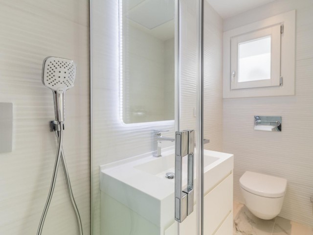 Maison mitoyenne avec 3 Chambres  à Estepona