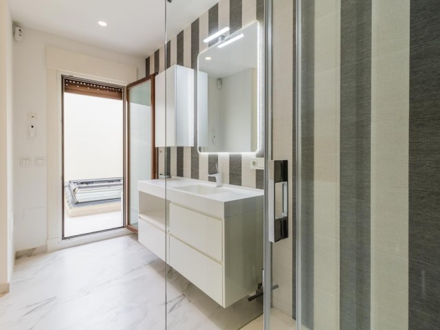 Maison mitoyenne avec 3 Chambres  à Estepona