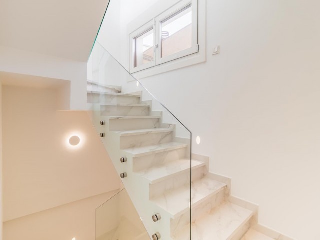 Maison mitoyenne avec 3 Chambres  à Estepona