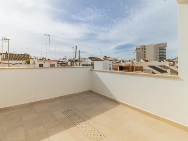 Maison mitoyenne avec 3 Chambres  à Estepona