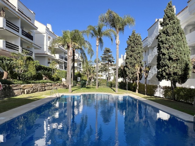 Apartamento, Guadalmina Baja, R4949395