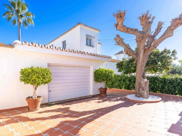 4 Bedrooms Villa in San Pedro de Alcántara