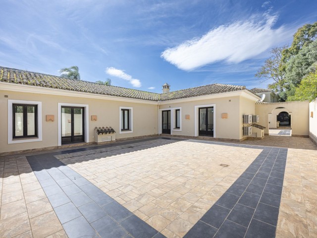 5 Bedrooms Villa in Sotogrande