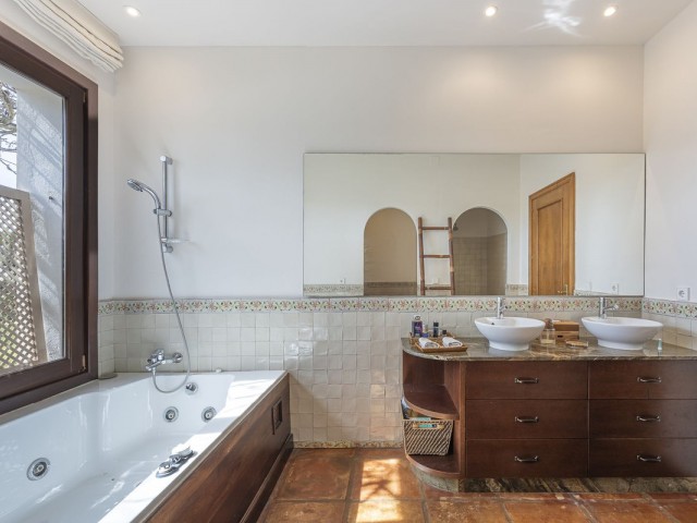 5 Makuuhuoneen Huvila Sotogrande