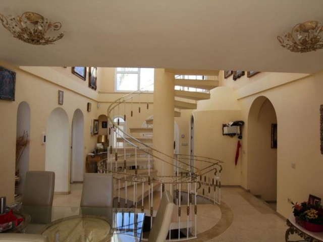 10 Bedrooms Villa in Riviera del Sol