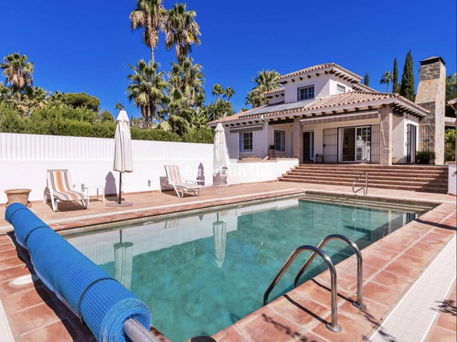 5 Bedrooms Townhouse in El Paraiso