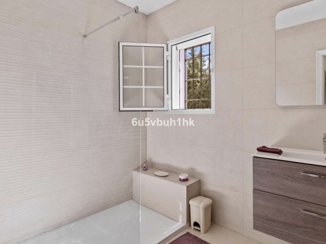 5 Bedrooms Townhouse in El Paraiso