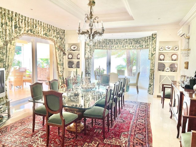 6 Bedrooms Villa in Guadalmina Baja