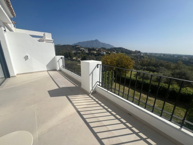 4 Bedrooms Townhouse in Benahavís