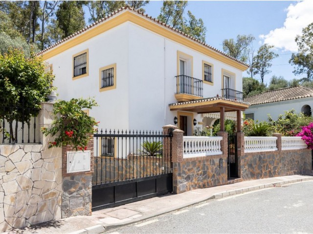 5 Bedrooms Villa in San Pedro de Alcántara