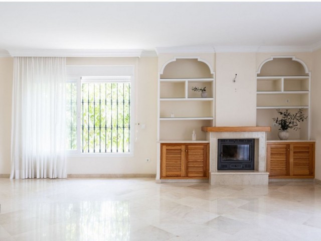 5 Bedrooms Villa in San Pedro de Alcántara