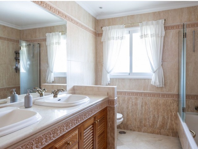 5 Bedrooms Villa in San Pedro de Alcántara