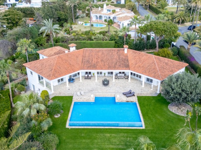 4 Bedrooms Villa in Hacienda Las Chapas