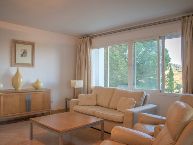 Apartamento con 3 Dormitorios  en Río Real