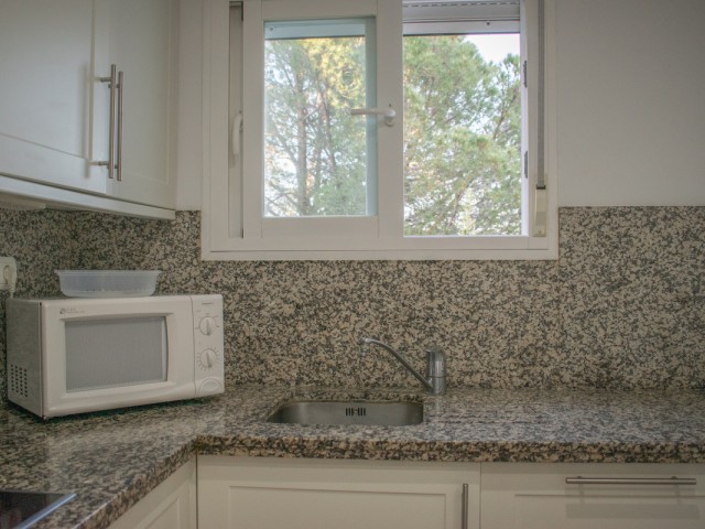 Apartamento con 3 Dormitorios  en Río Real