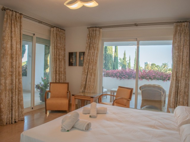 Apartamento con 3 Dormitorios  en Río Real