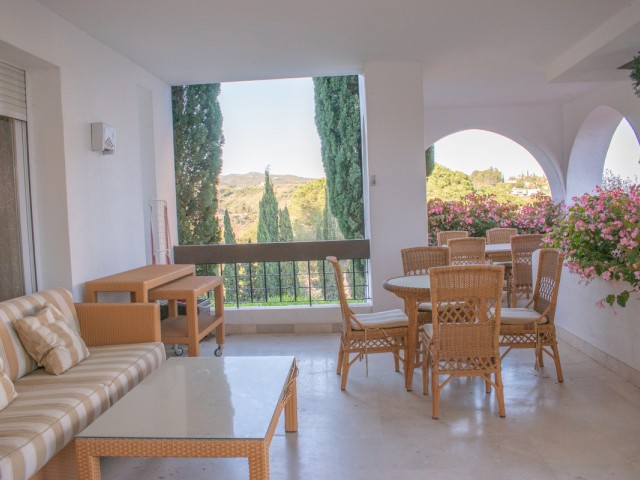 Apartamento con 3 Dormitorios  en Río Real