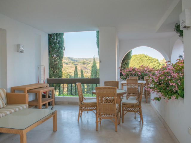 Apartamento con 3 Dormitorios  en Río Real