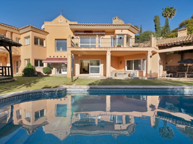 4 Bedrooms Villa in Hacienda Las Chapas