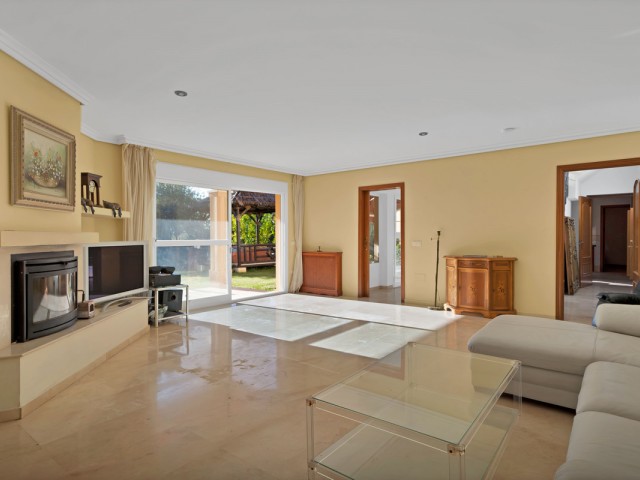 4 Bedrooms Villa in Hacienda Las Chapas