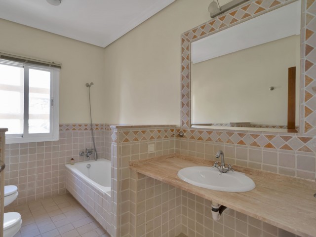 4 Bedrooms Villa in Hacienda Las Chapas