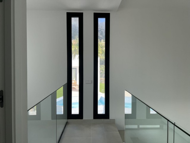 Villa con 4 Dormitorios  en Fuengirola