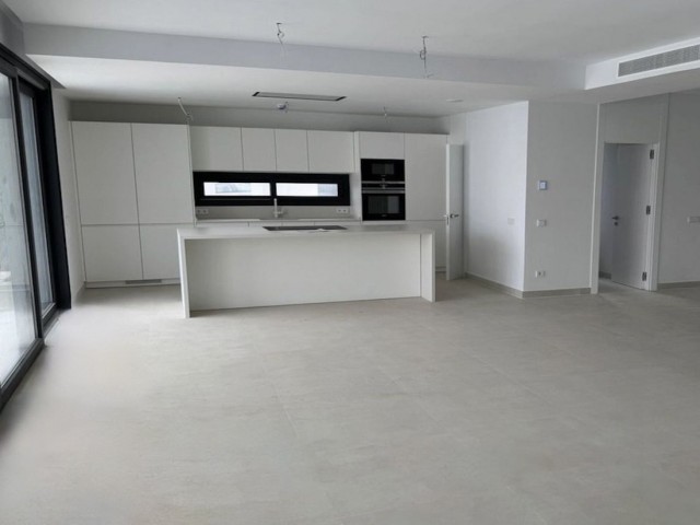 4 Bedrooms Villa in Fuengirola