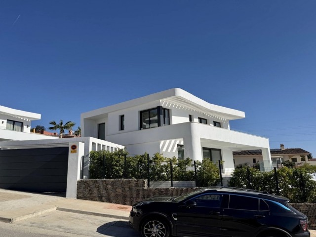 4 Schlafzimmer Villa in Fuengirola