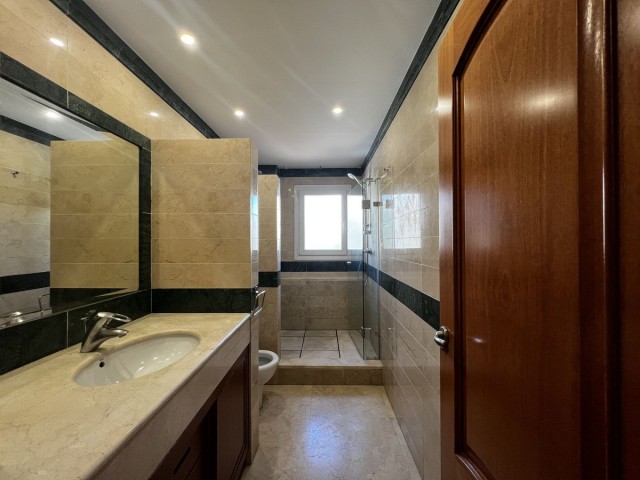 Apartamento con 3 Dormitorios  en La Cala Hills
