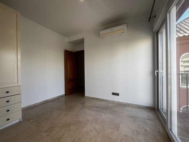 Apartamento con 3 Dormitorios  en La Cala Hills