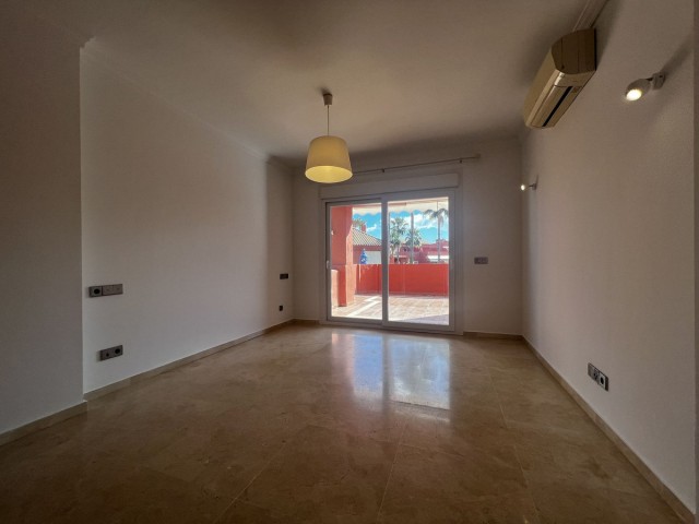 Apartamento con 3 Dormitorios  en La Cala Hills