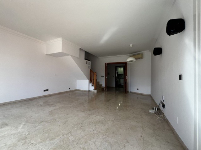 Apartamento con 3 Dormitorios  en La Cala Hills