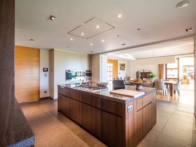 5 Bedrooms Villa in Sotogrande Alto