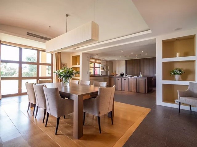 5 Bedrooms Villa in Sotogrande Alto