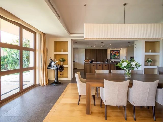 5 Bedrooms Villa in Sotogrande Alto