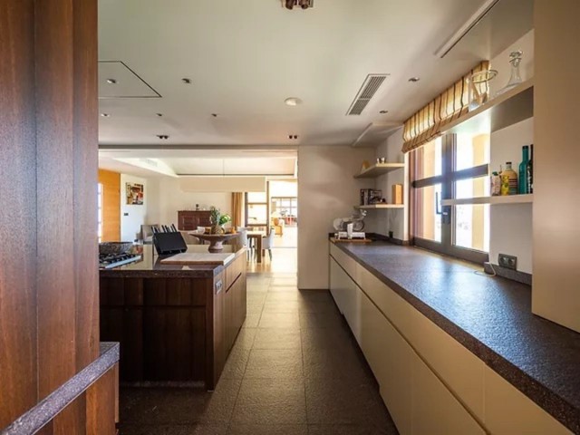 5 Bedrooms Villa in Sotogrande Alto