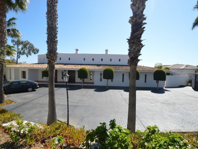 7 Bedrooms Villa in Benalmadena