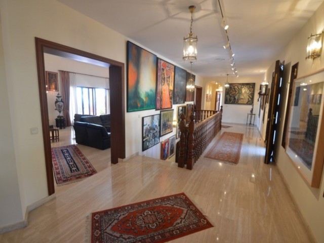 Villa avec 7 Chambres  à Benalmadena