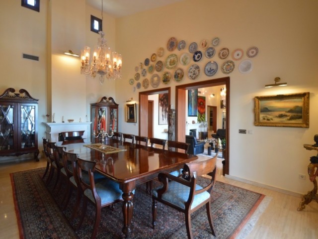 7 Schlafzimmer Villa in Benalmadena