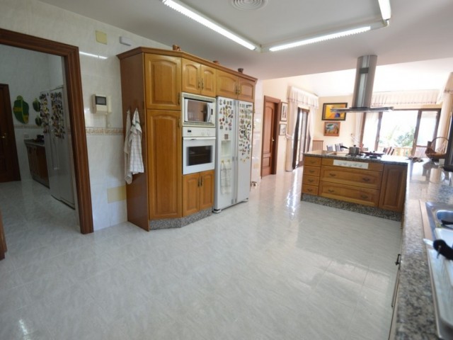7 Schlafzimmer Villa in Benalmadena