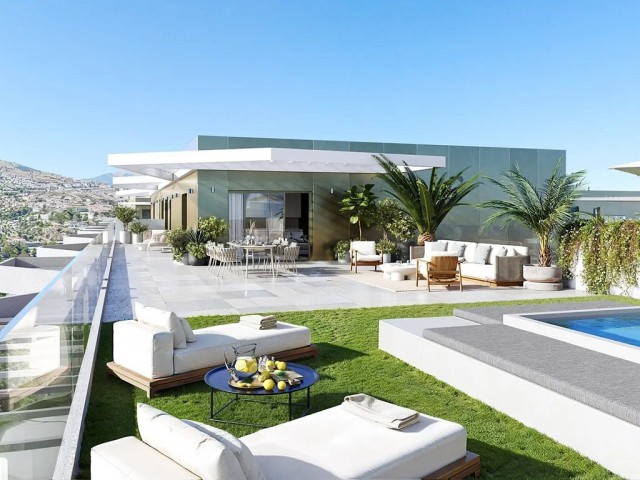 2 Bedrooms Apartment in Fuengirola